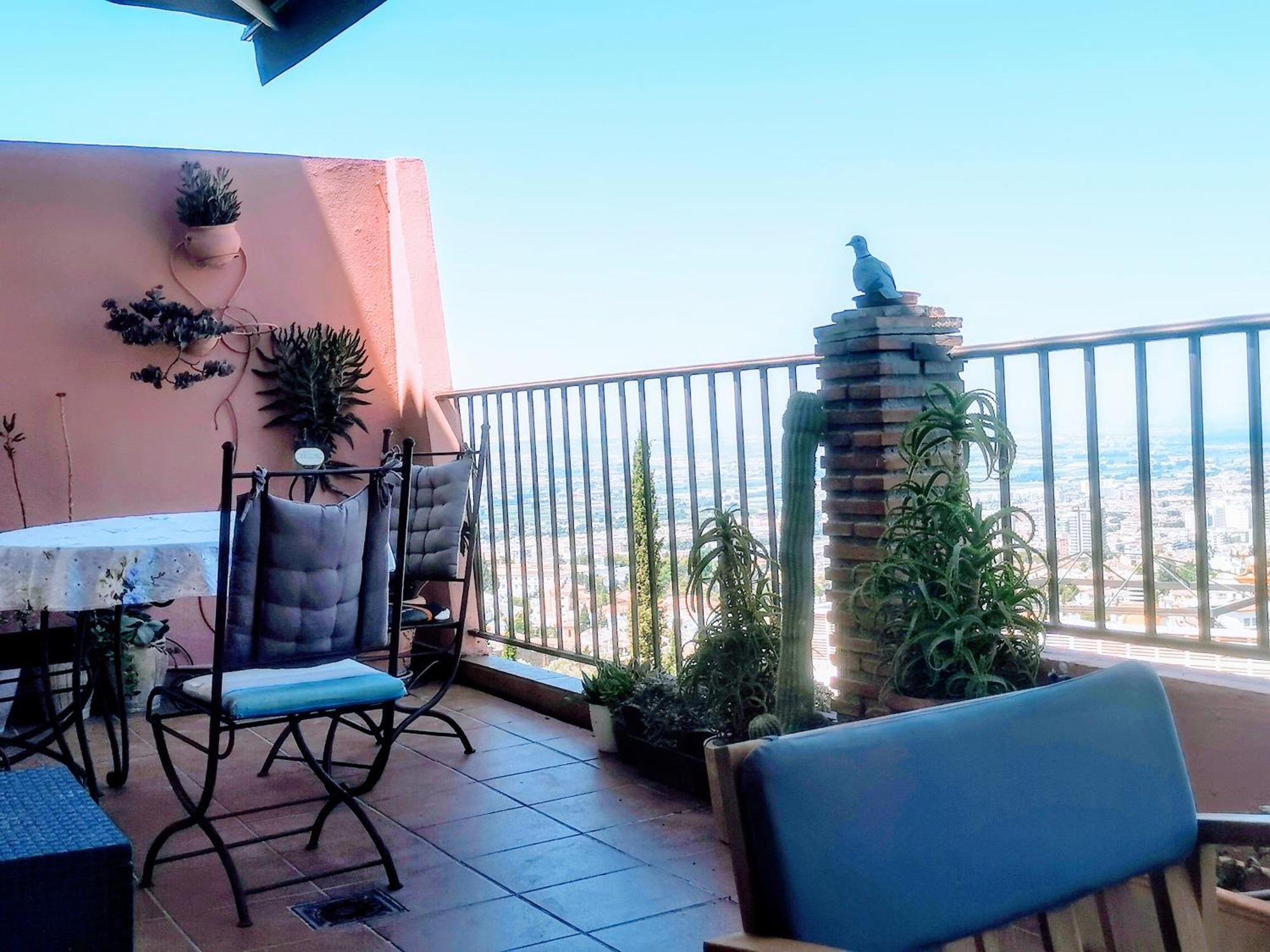 Cute And Relaxing Bed And Breakfast En Albayzin — Photos 1